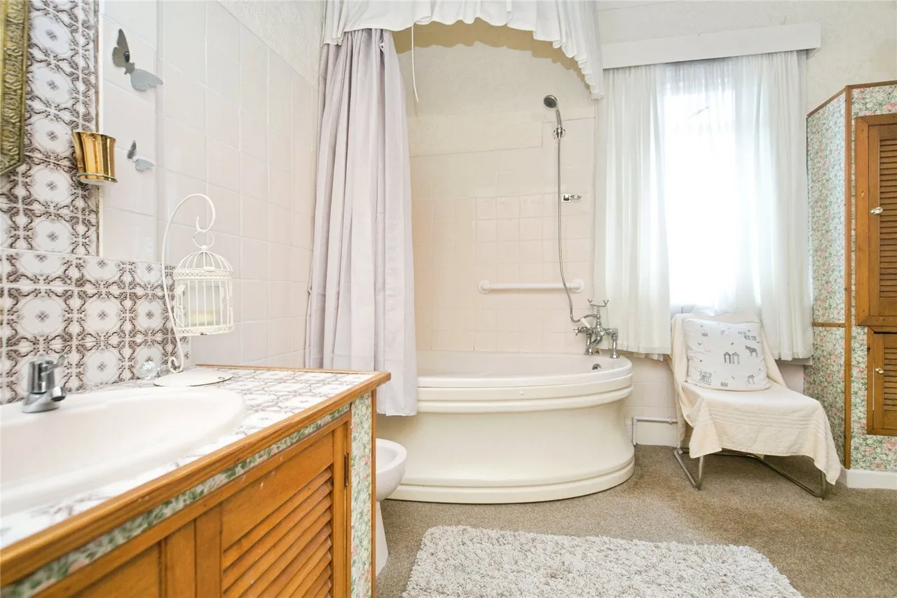 Mostyn Avenue, Llandudno, LL30, photo 12