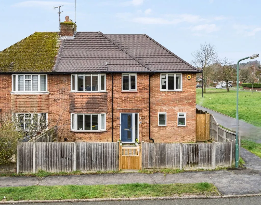 4 bed house for sale — Fishermans Way, Bourne End SL8 5LX