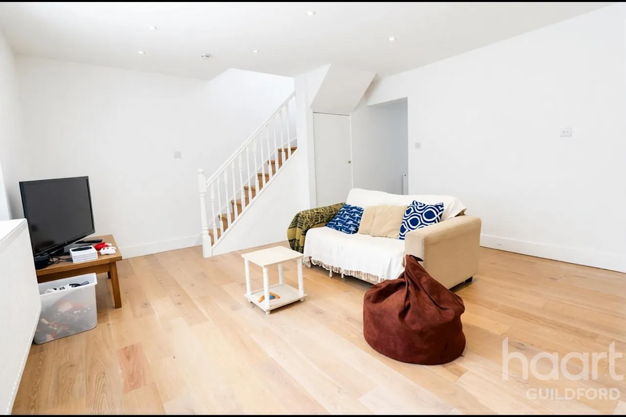 West Horsley, KT24, photo 2