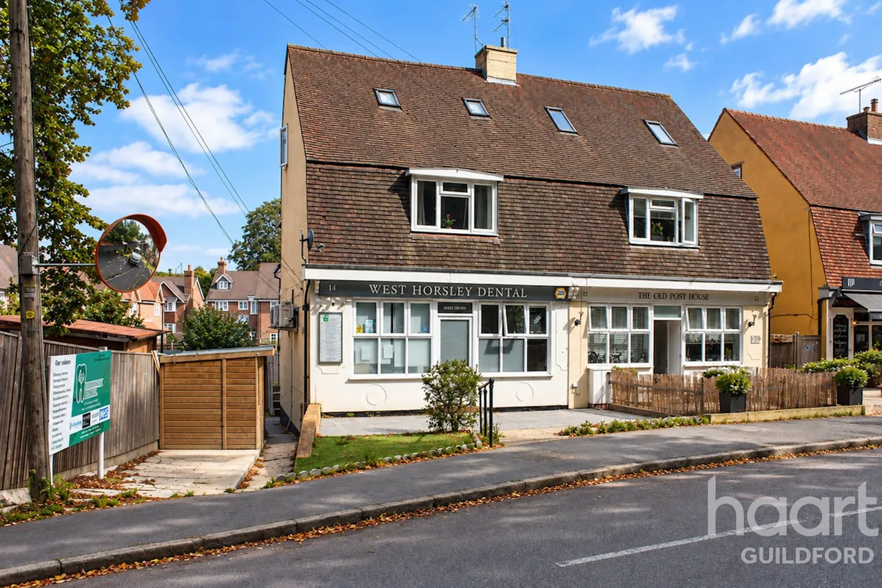 2 bed flat to rent, West Horsley, KT24