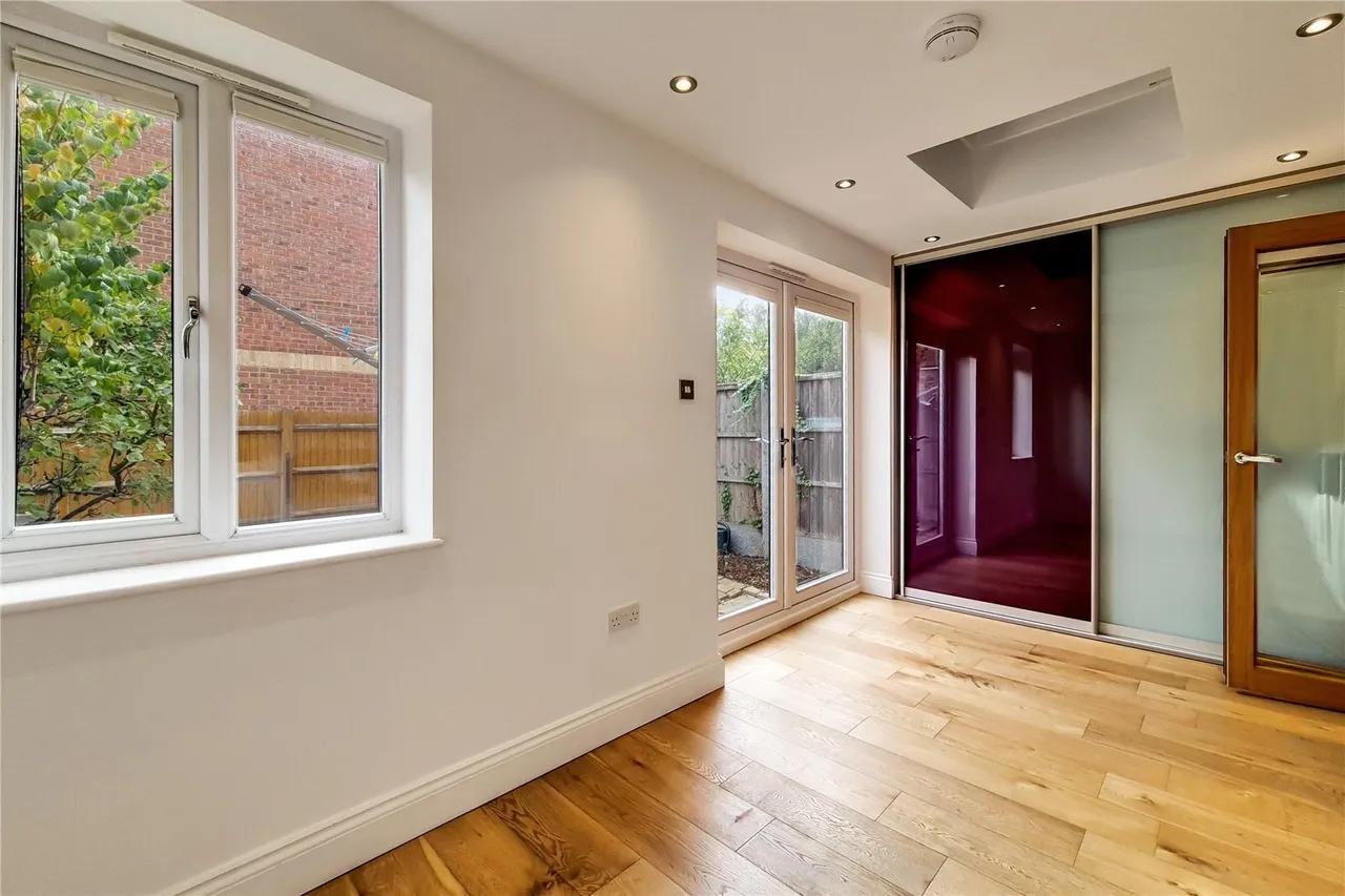 Telegraph Place, London, E14, photo 5