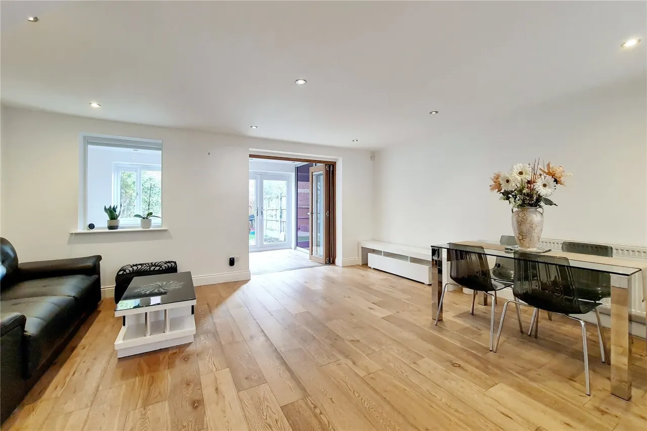 3 bed house to rent, Telegraph Place, London, E14