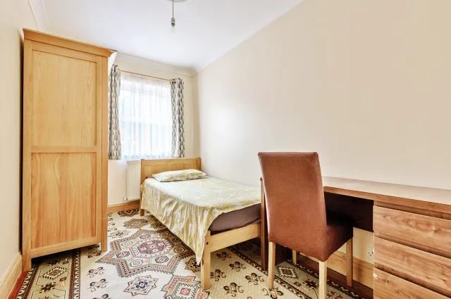 Worthington Road, Surbiton, KT6, photo 11