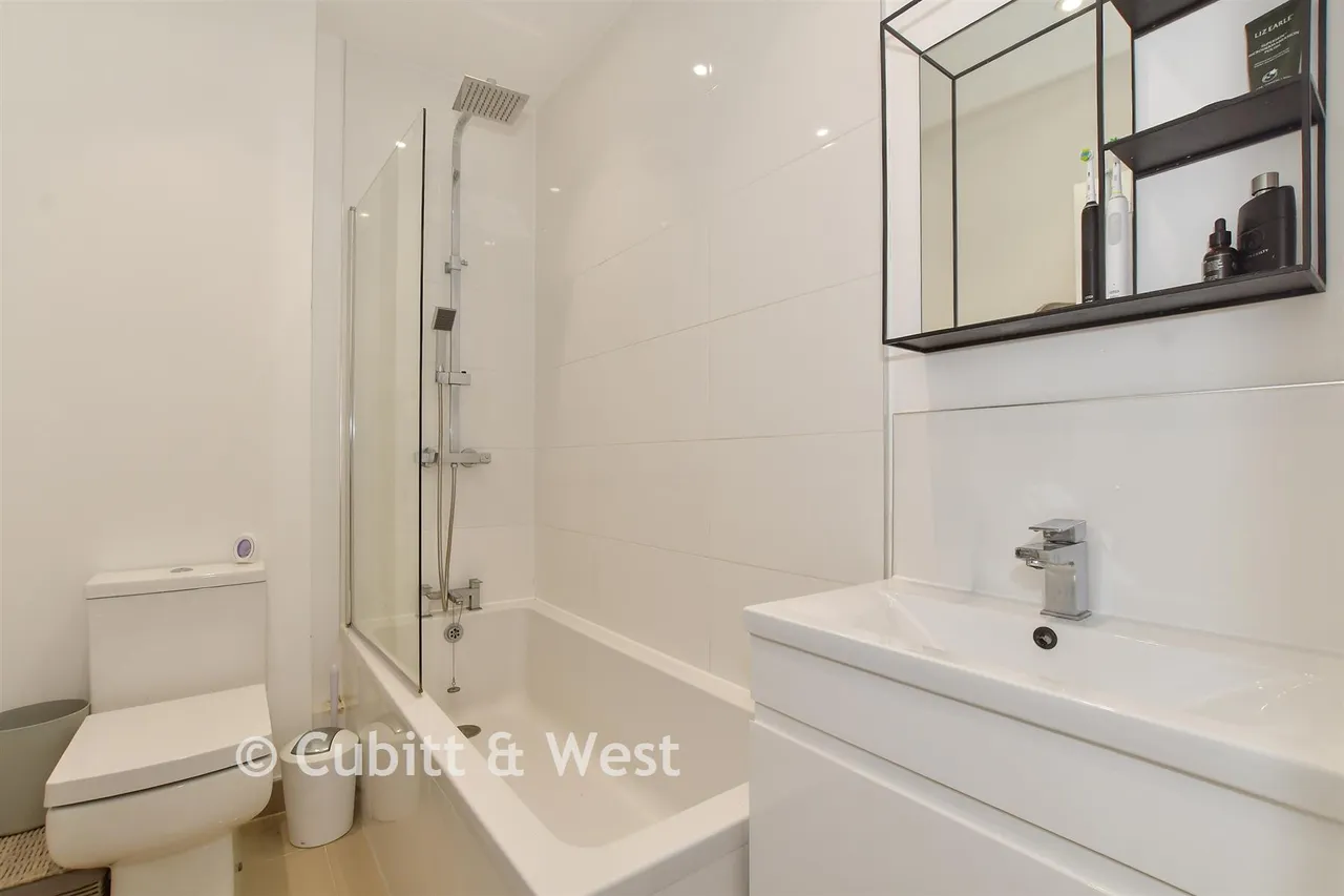 North Street, Horsham, RH12, photo 8