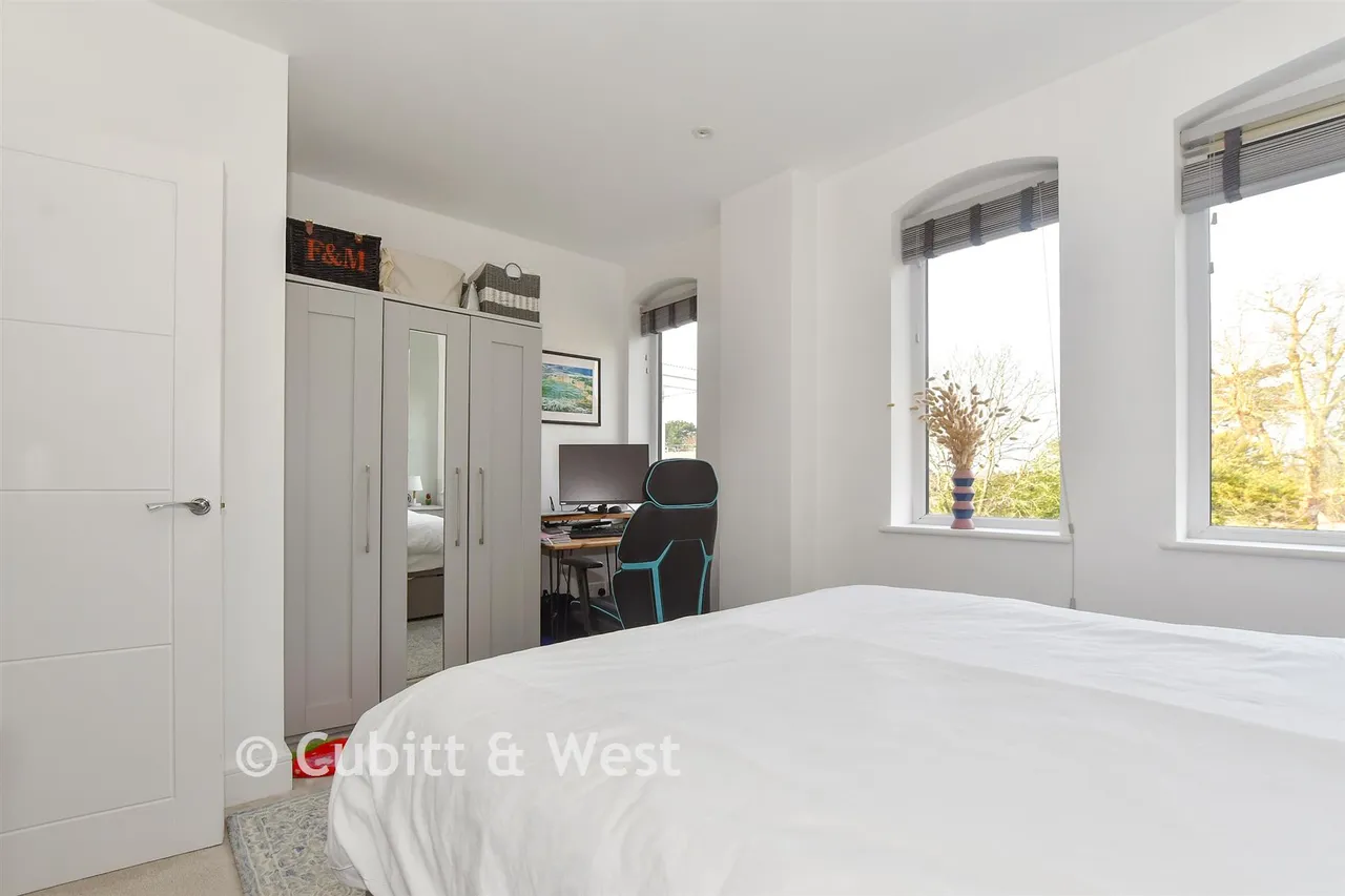 North Street, Horsham, RH12, photo 7