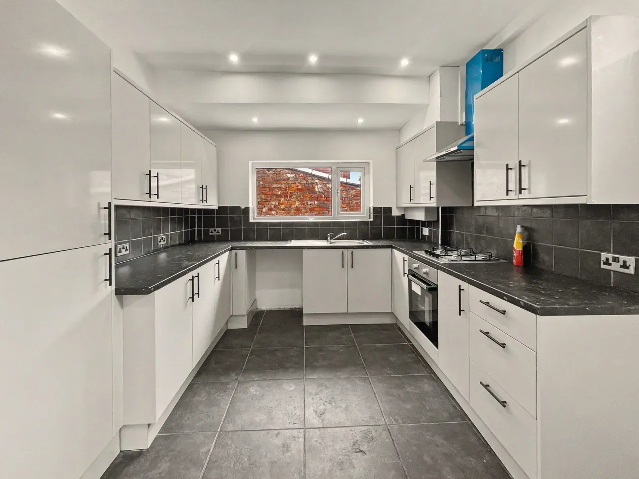 Egerton Street, Prestwich, M25, photo 2