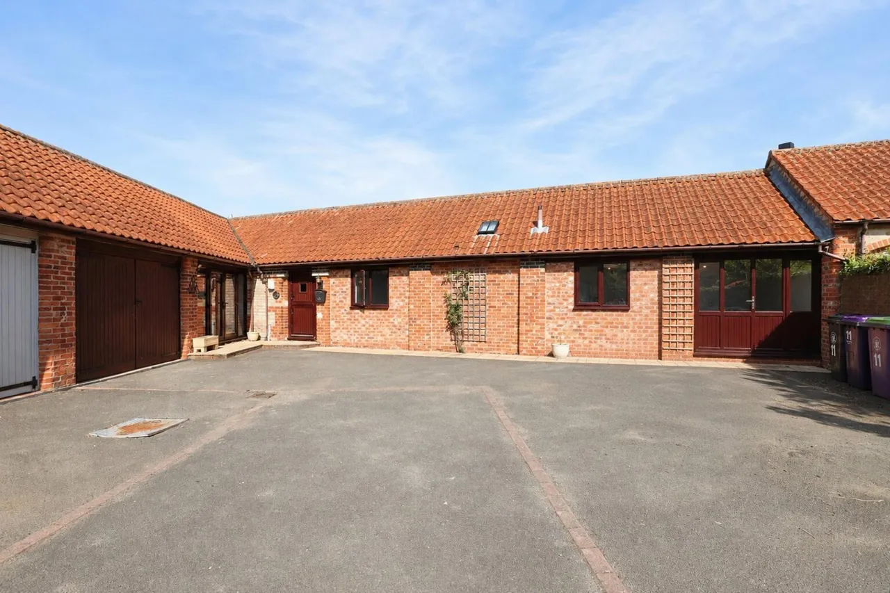 2 bed house for sale, Fish Well Close, Skillington, NG33