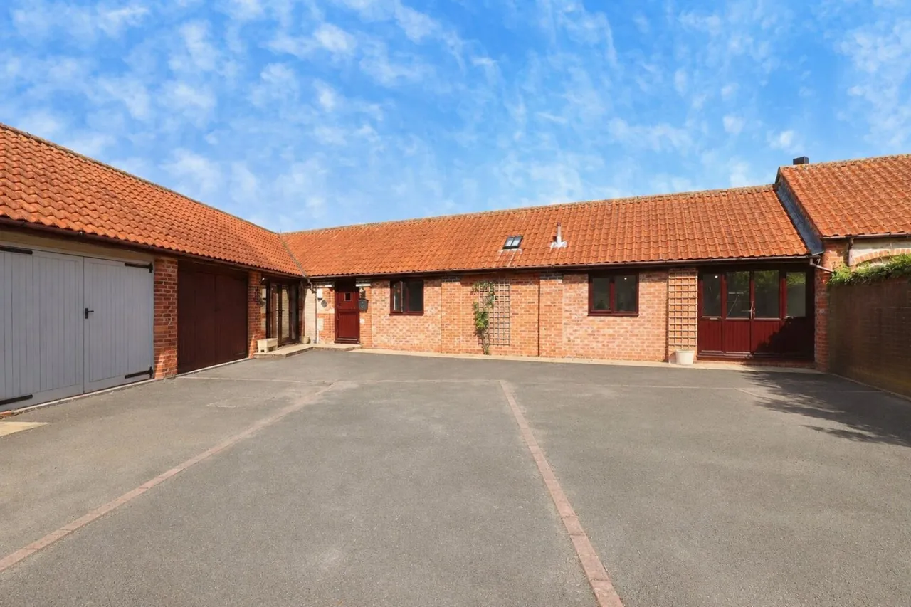 Fish Well Close, Skillington, NG33, photo 15