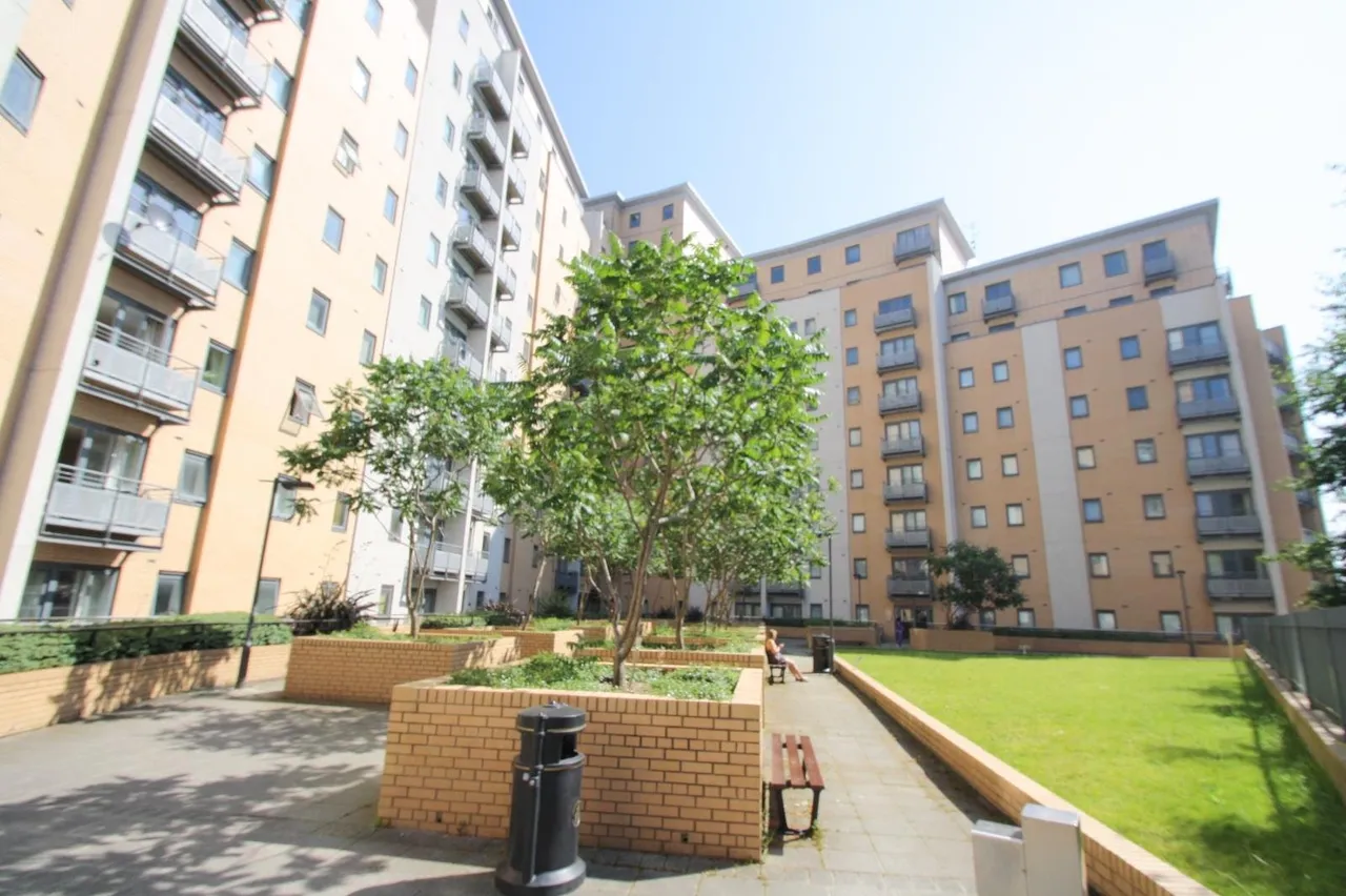 2 bed flat for sale, Elmwood Lane, Leeds, LS2