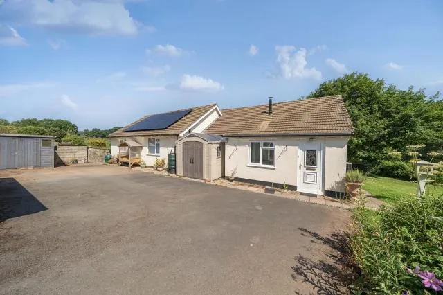 4 bed house for sale, Kingswood Road, Kington, HR5