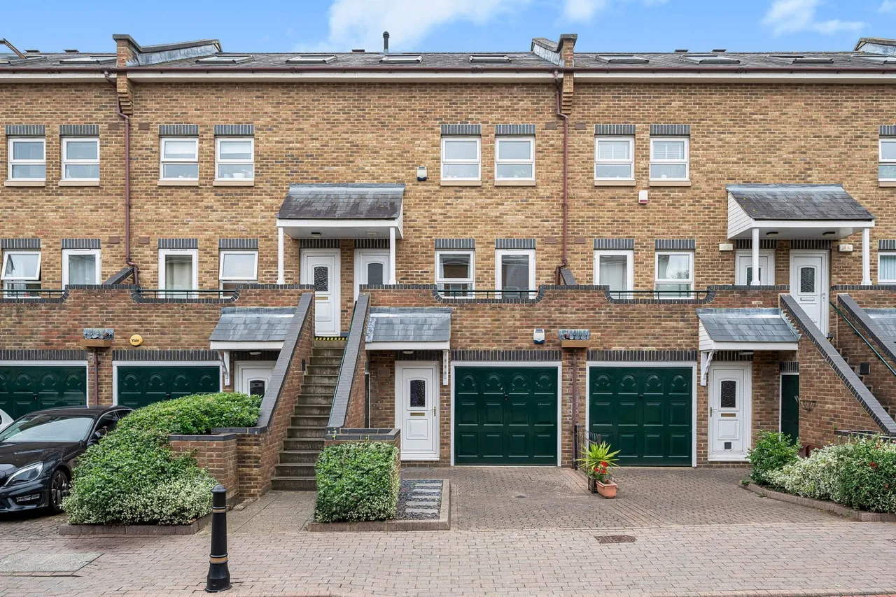 Schooner Close, London, E14, photo 14