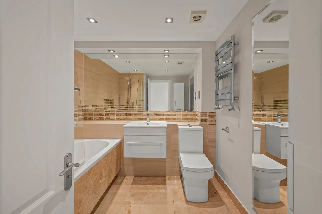 Schooner Close, London, E14, photo 6