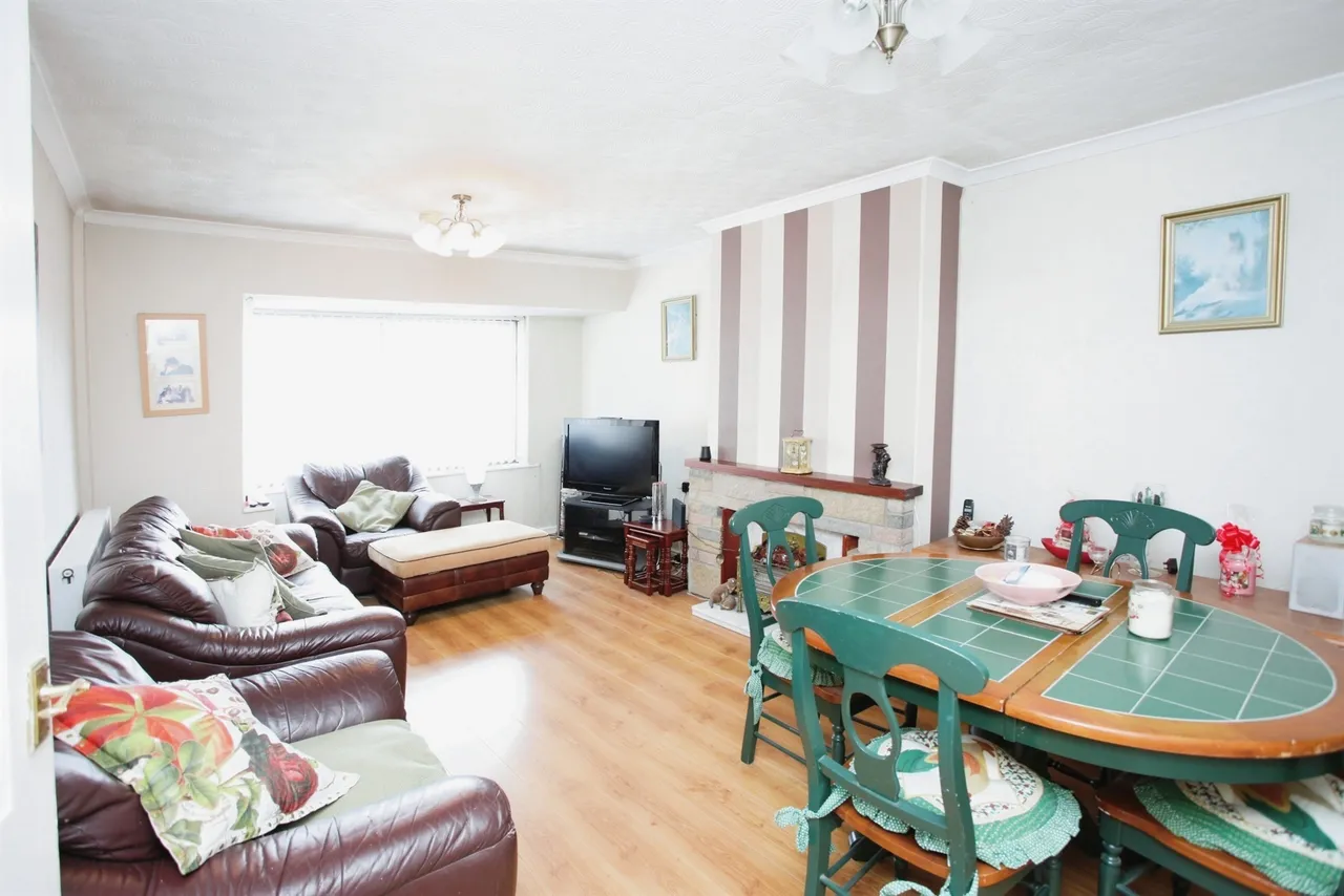 York Drive, Pontypridd, CF38, photo 3