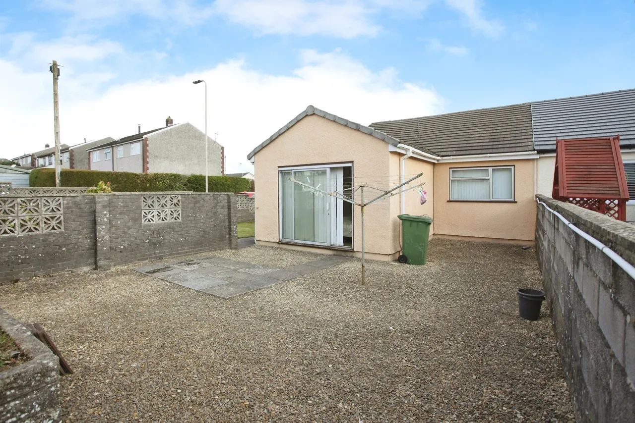 York Drive, Pontypridd, CF38, photo 2