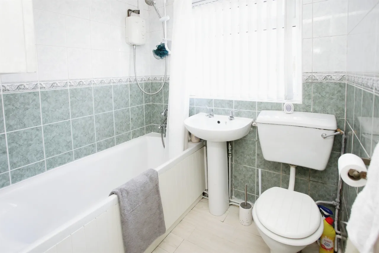 York Drive, Pontypridd, CF38, photo 11