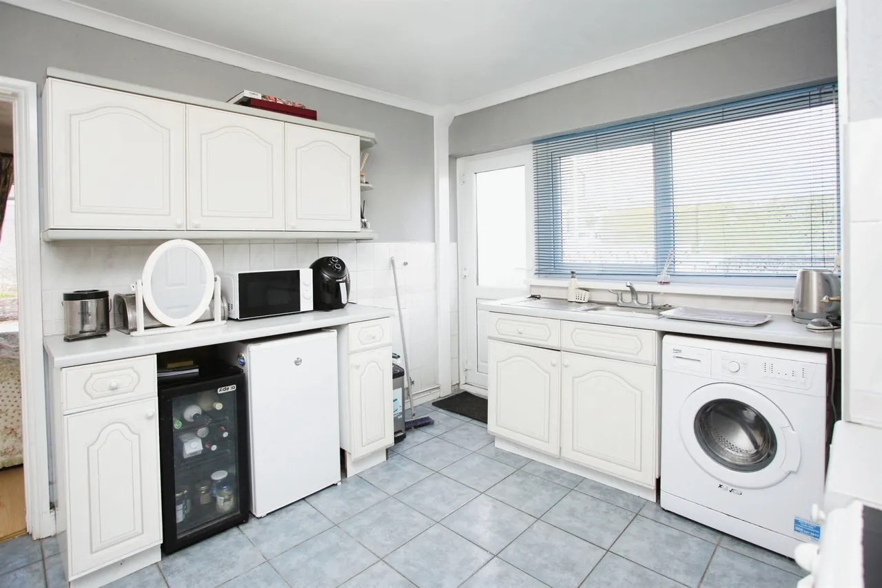 York Drive, Pontypridd, CF38, photo 4