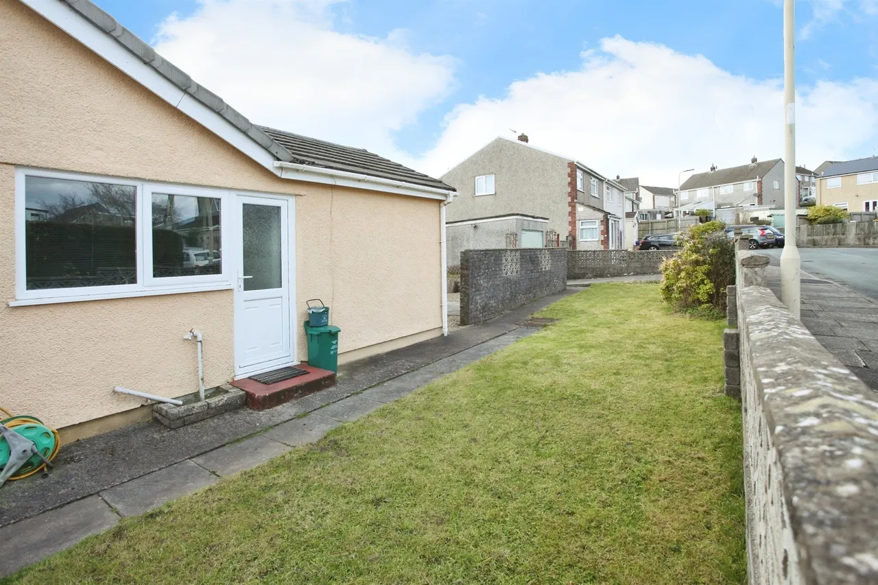 York Drive, Pontypridd, CF38, photo 9
