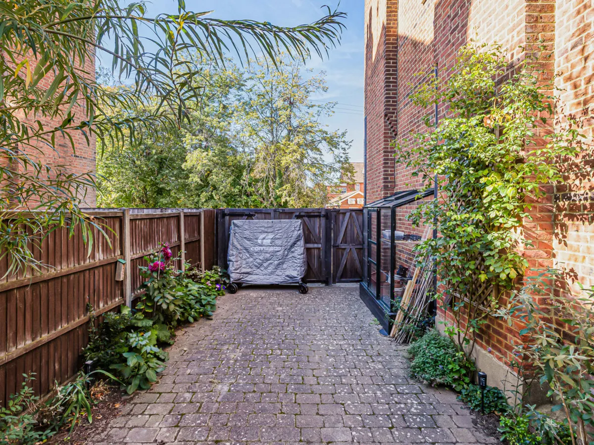 Church Crescent, St Albans, AL3, photo 26