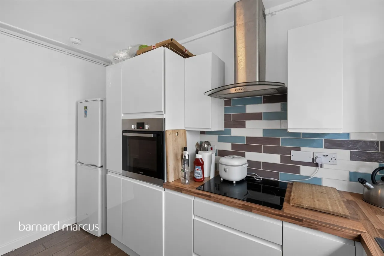 Binfield Road, London, photo 11