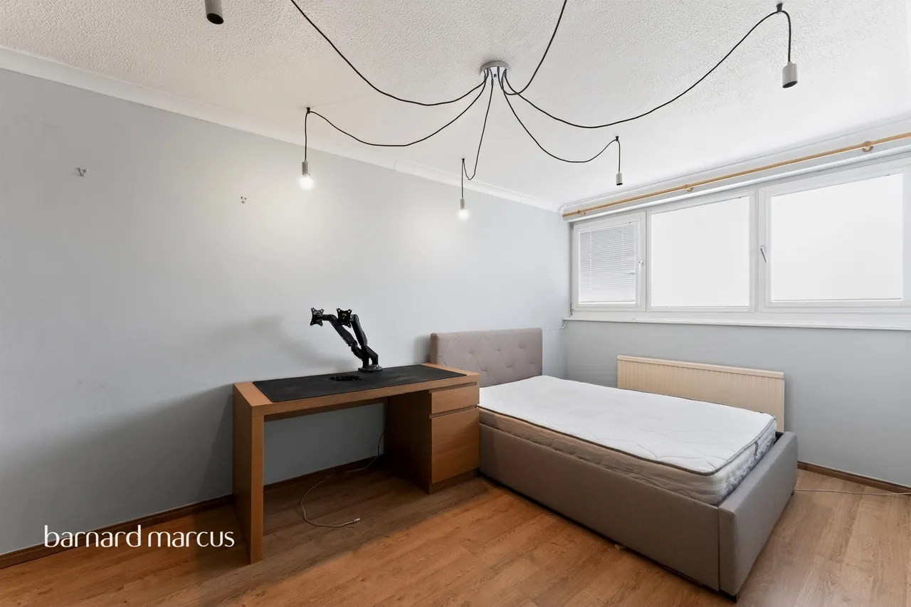 Swan Lane, London, N20, photo 7