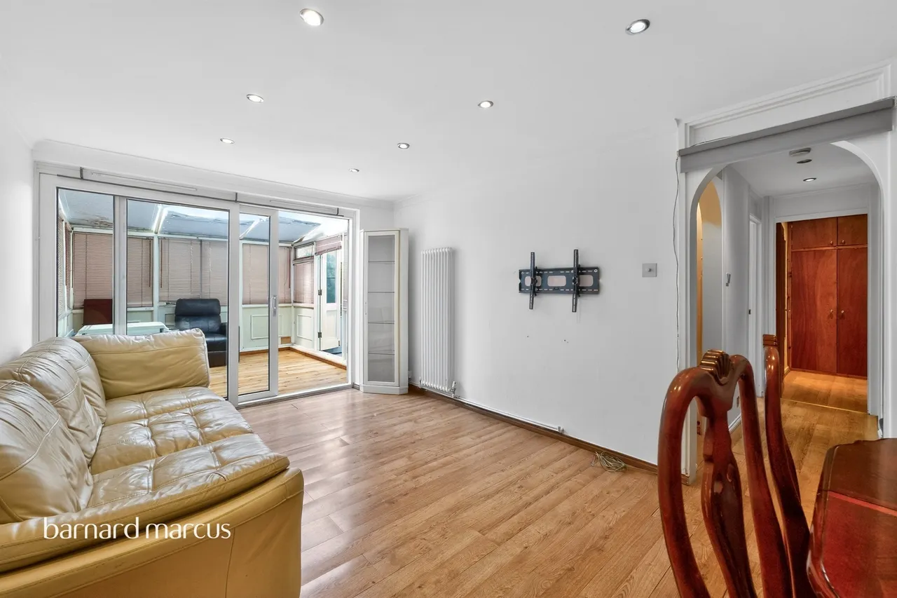 Swan Lane, London, N20, photo 9
