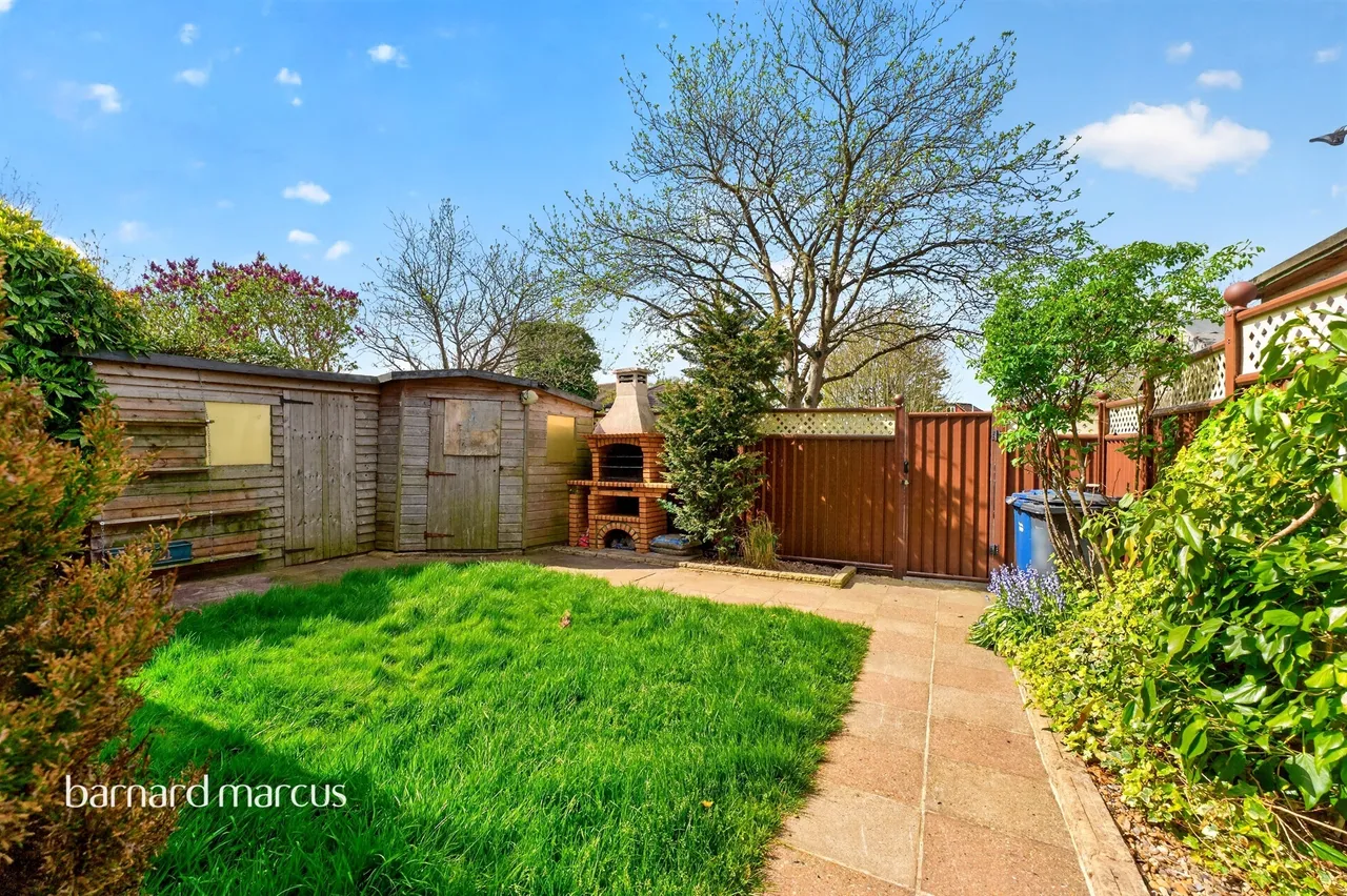 Swan Lane, London, N20, photo 4
