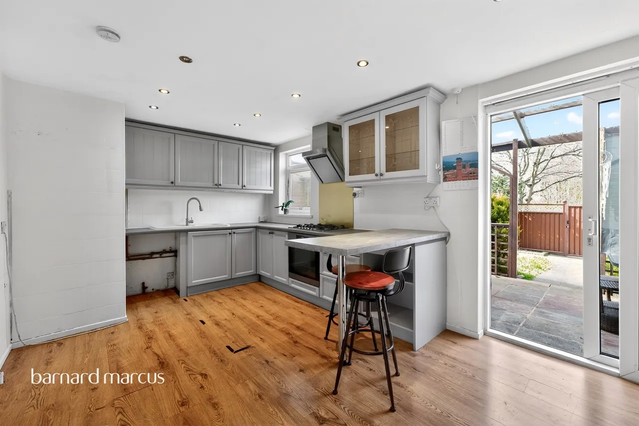 Swan Lane, London, N20, photo 3