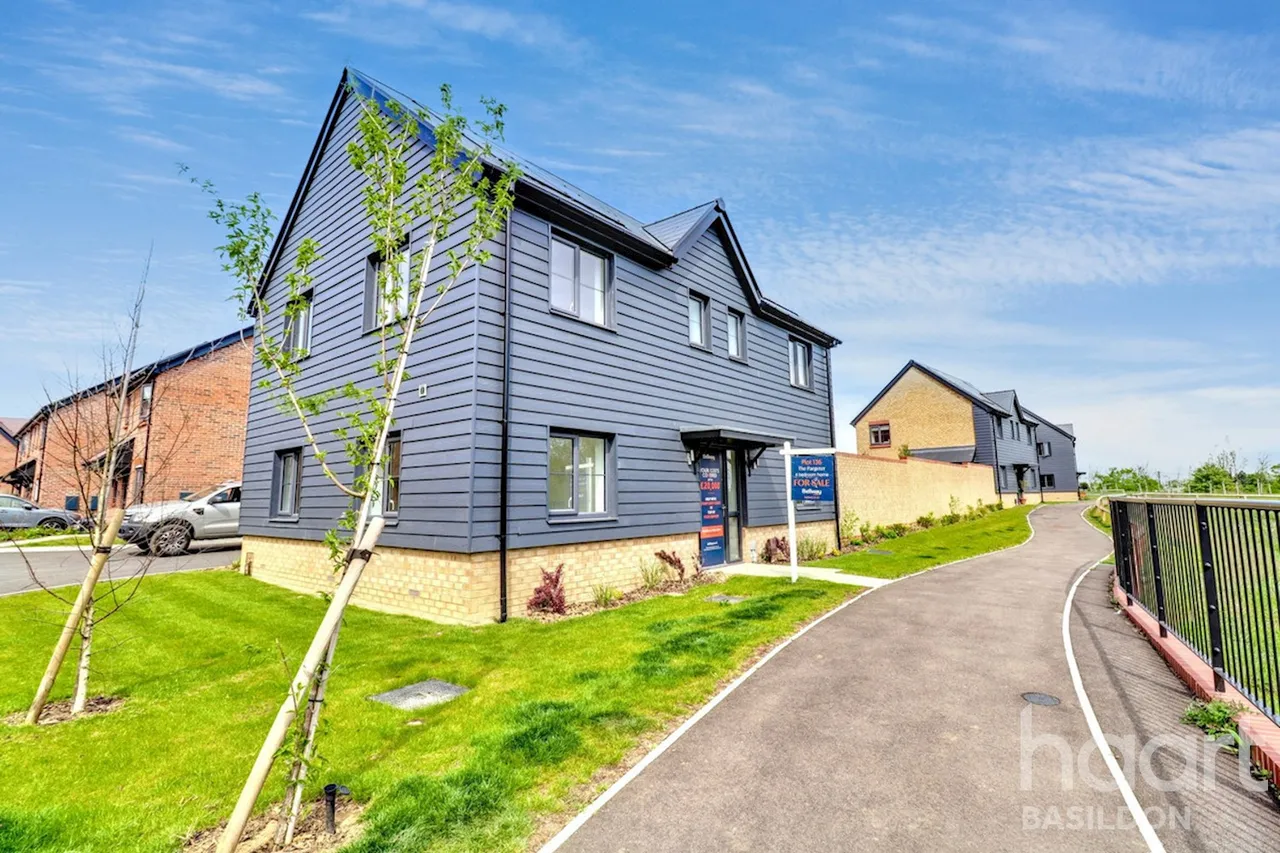 4 bed house for sale, Maple Creek, Fobbing, SS17