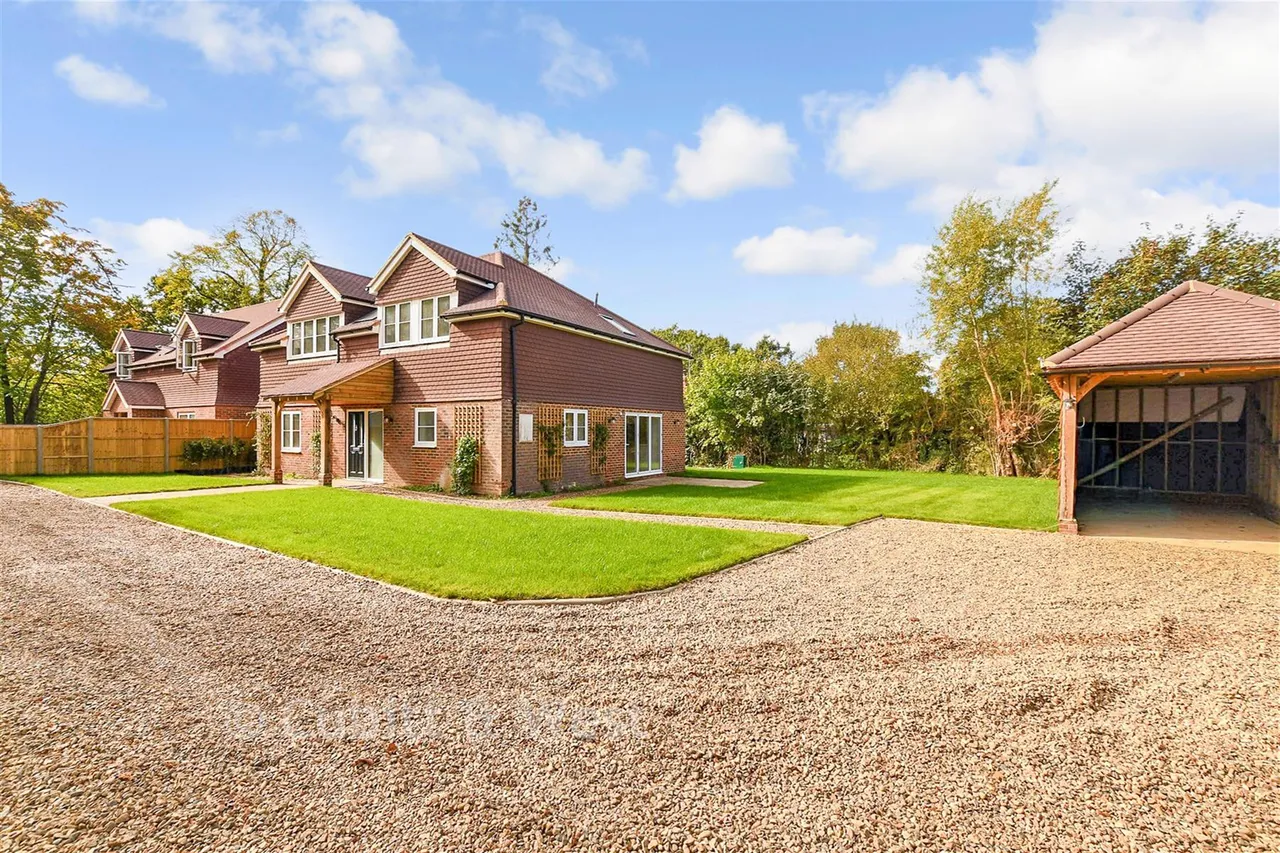 5 bed house for sale, Sachel Court Drive, Alfold, GU6