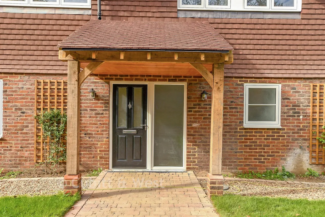 Sachel Court Drive, Alfold, GU6, photo 5