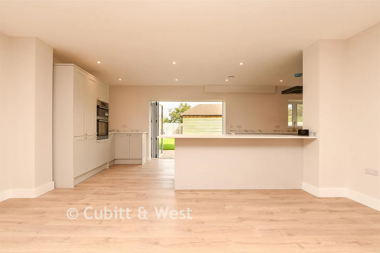 Sachel Court Drive, Alfold, GU6, photo 8