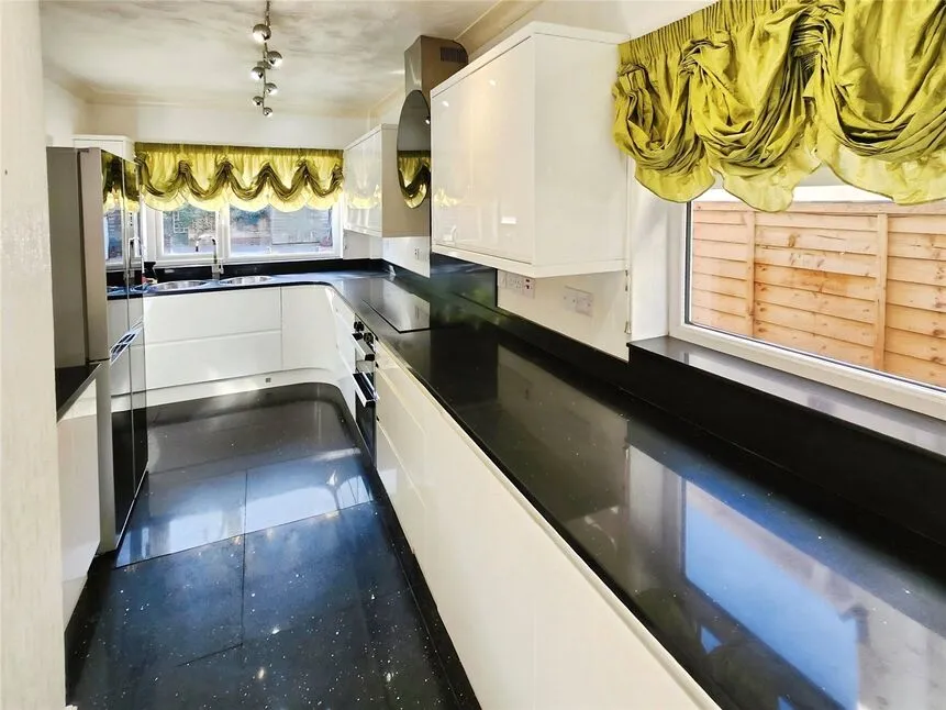 Shanklin Drive, Nuneaton, Warwickshire, CV10, photo 3