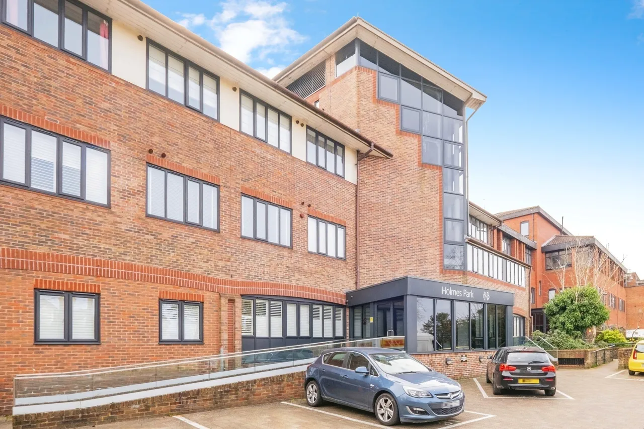 North Street, Horsham, RH12, photo 15
