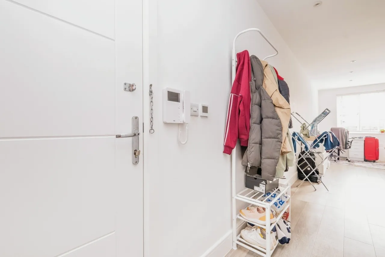North Street, Horsham, RH12, photo 14