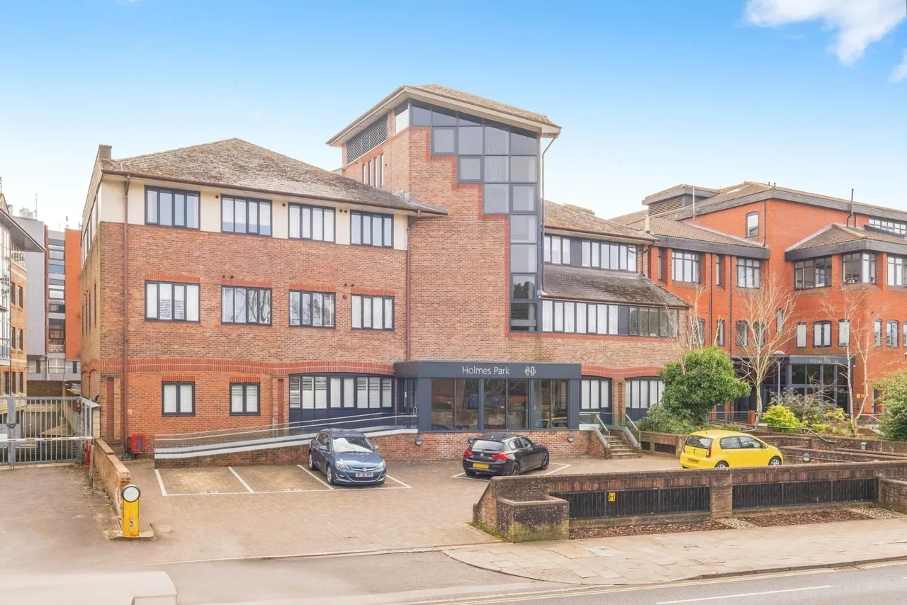 flat for sale, North Street, Horsham, RH12