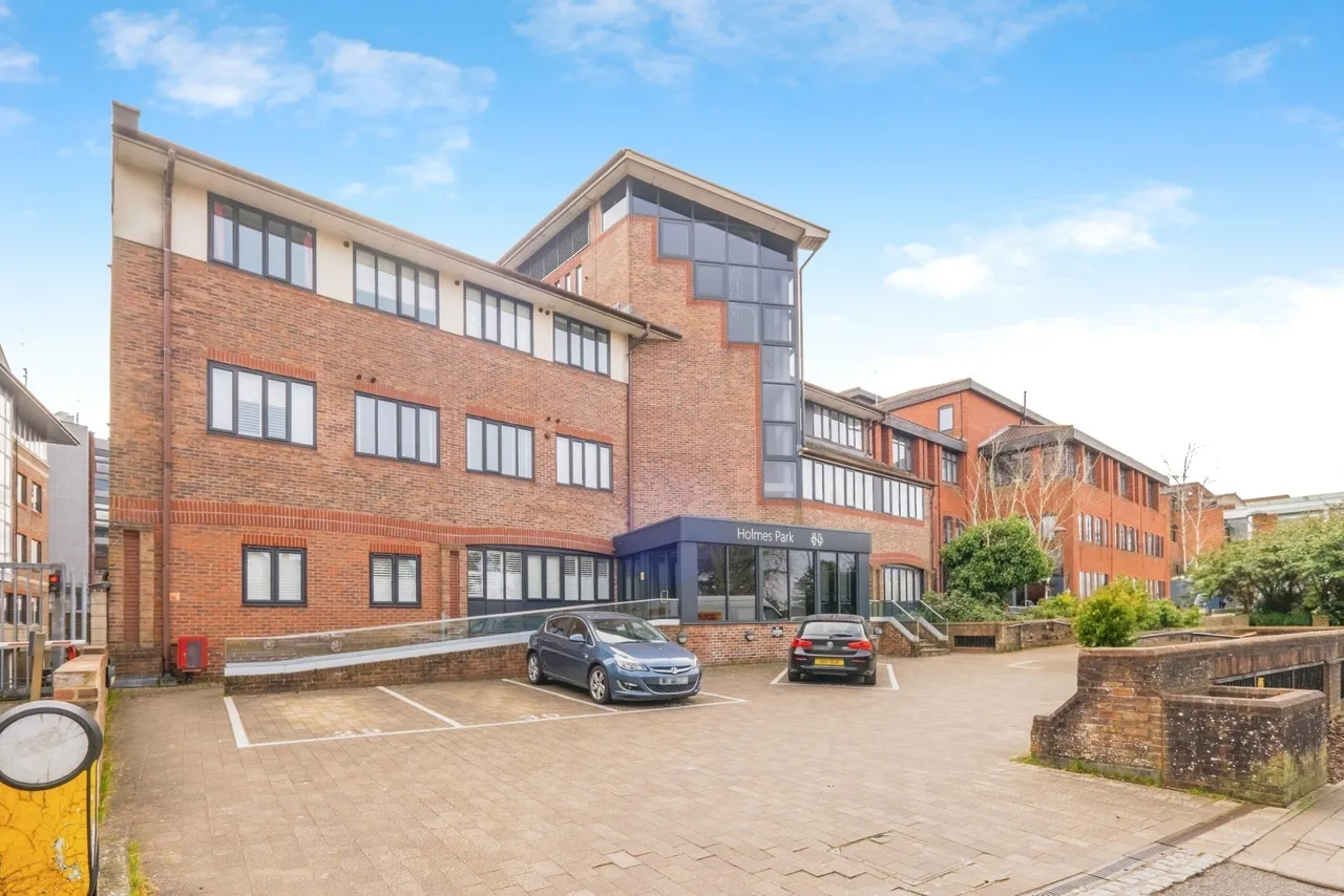 North Street, Horsham, RH12, photo 11