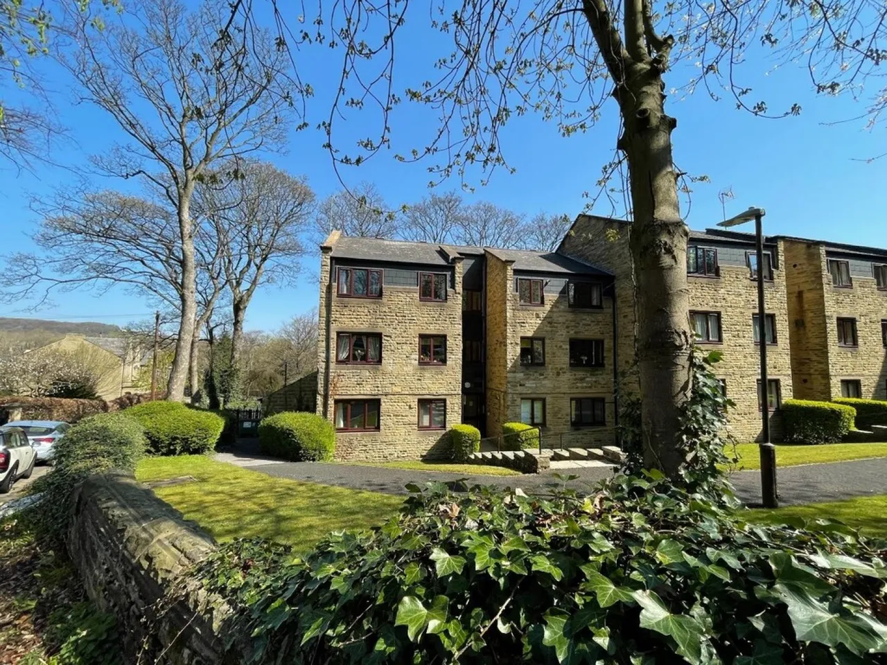 1 bed flat for sale, Queens Road, Edgerton, HD2