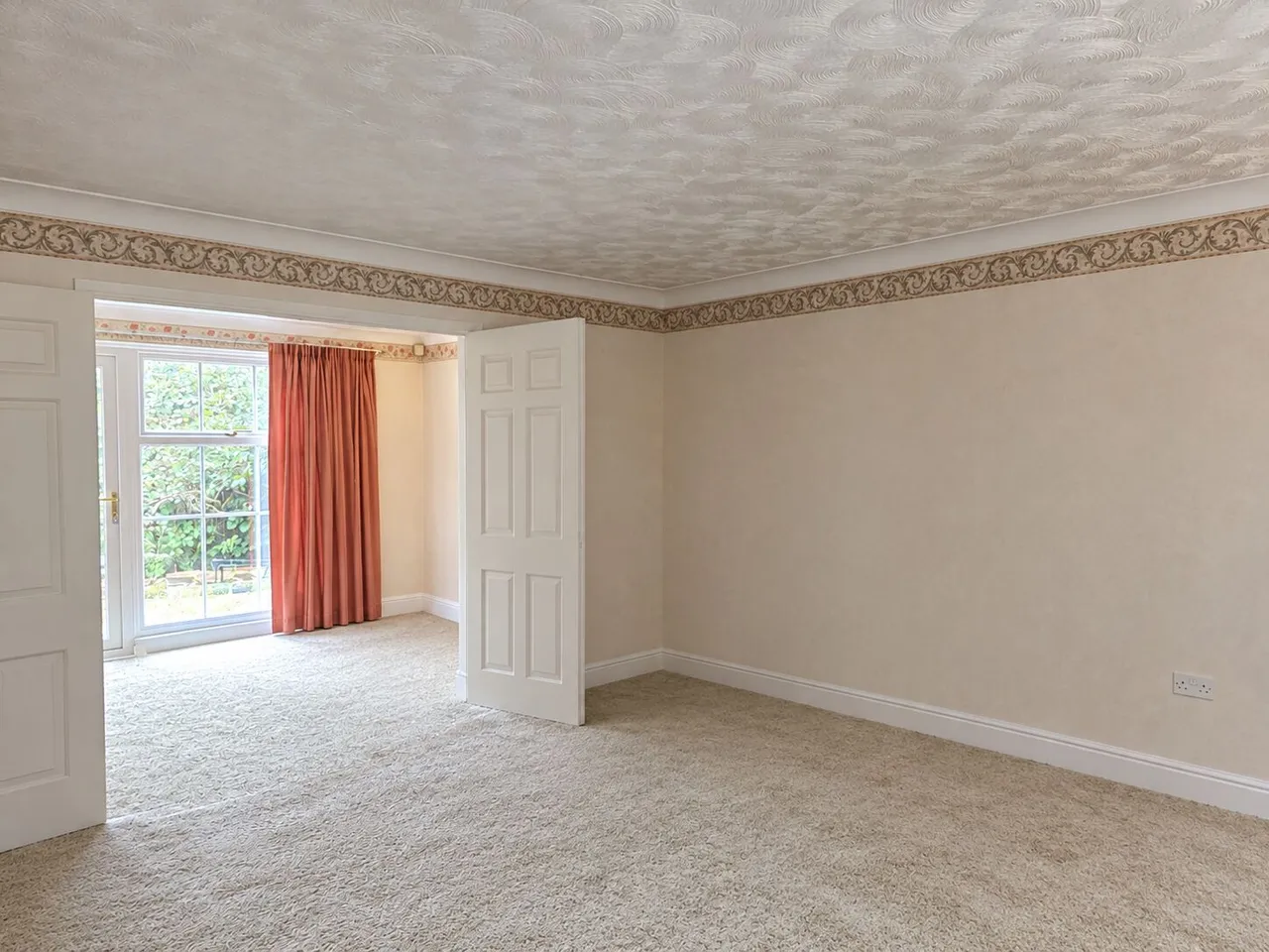 Gingells Farm Road, Charvil, RG10, photo 3
