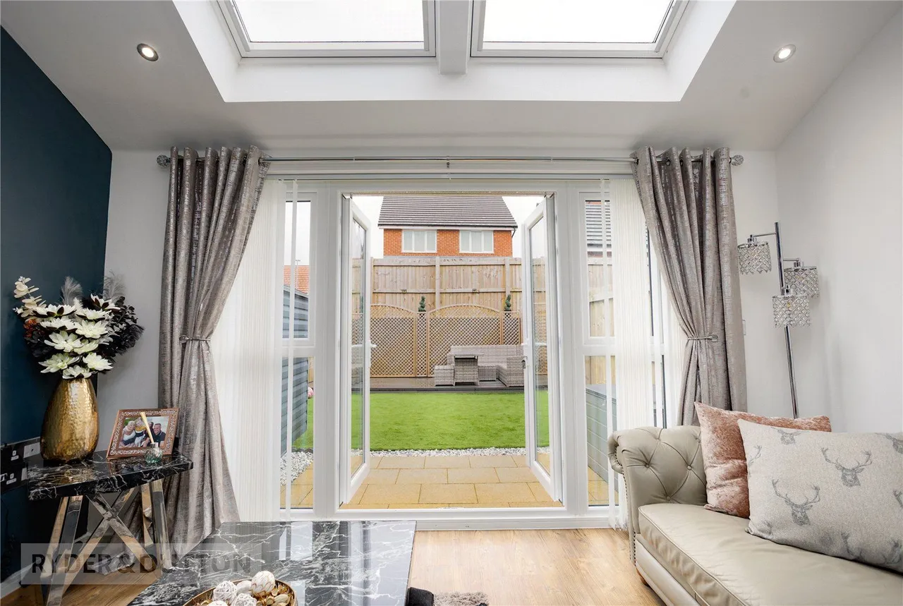 Moor Farm Close, Chadderton, OL9, photo 8