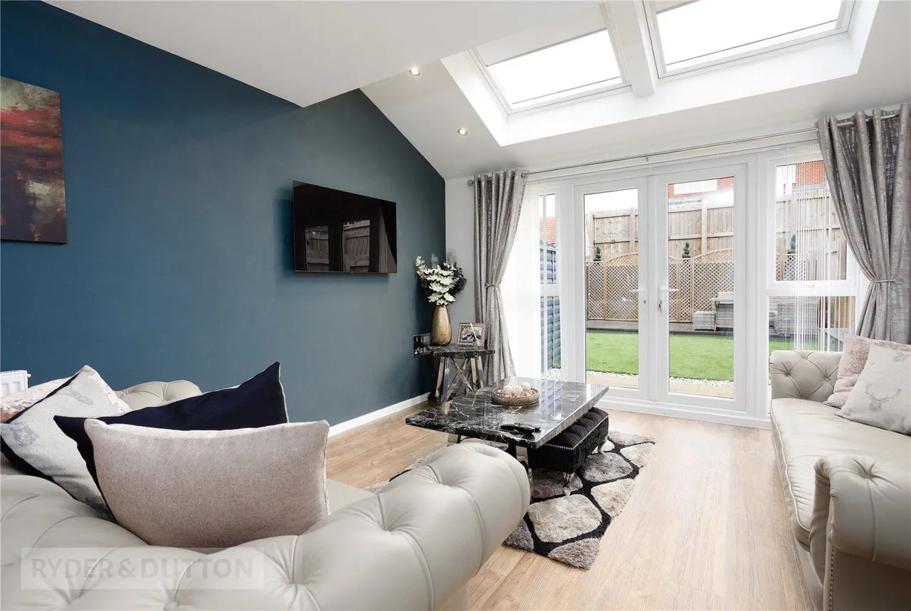 Moor Farm Close, Chadderton, OL9, photo 5