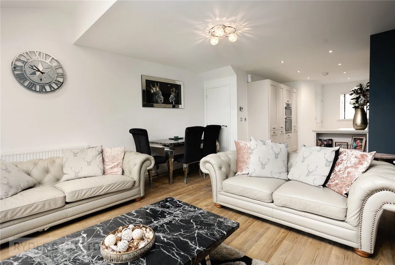 Moor Farm Close, Chadderton, OL9, photo 6