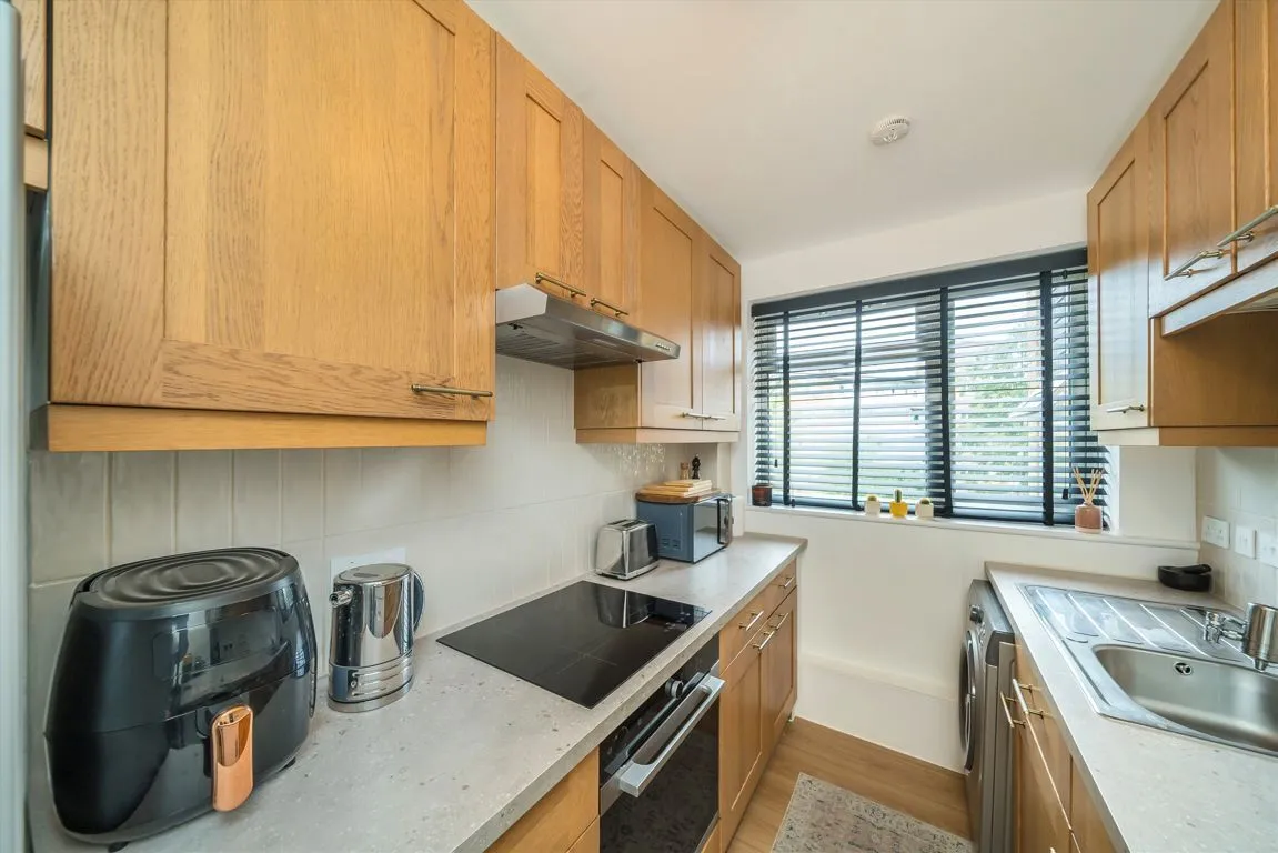 Weir Road, SW12, photo 2
