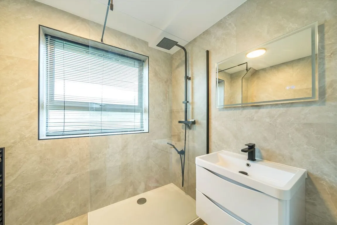 Weir Road, SW12, photo 6
