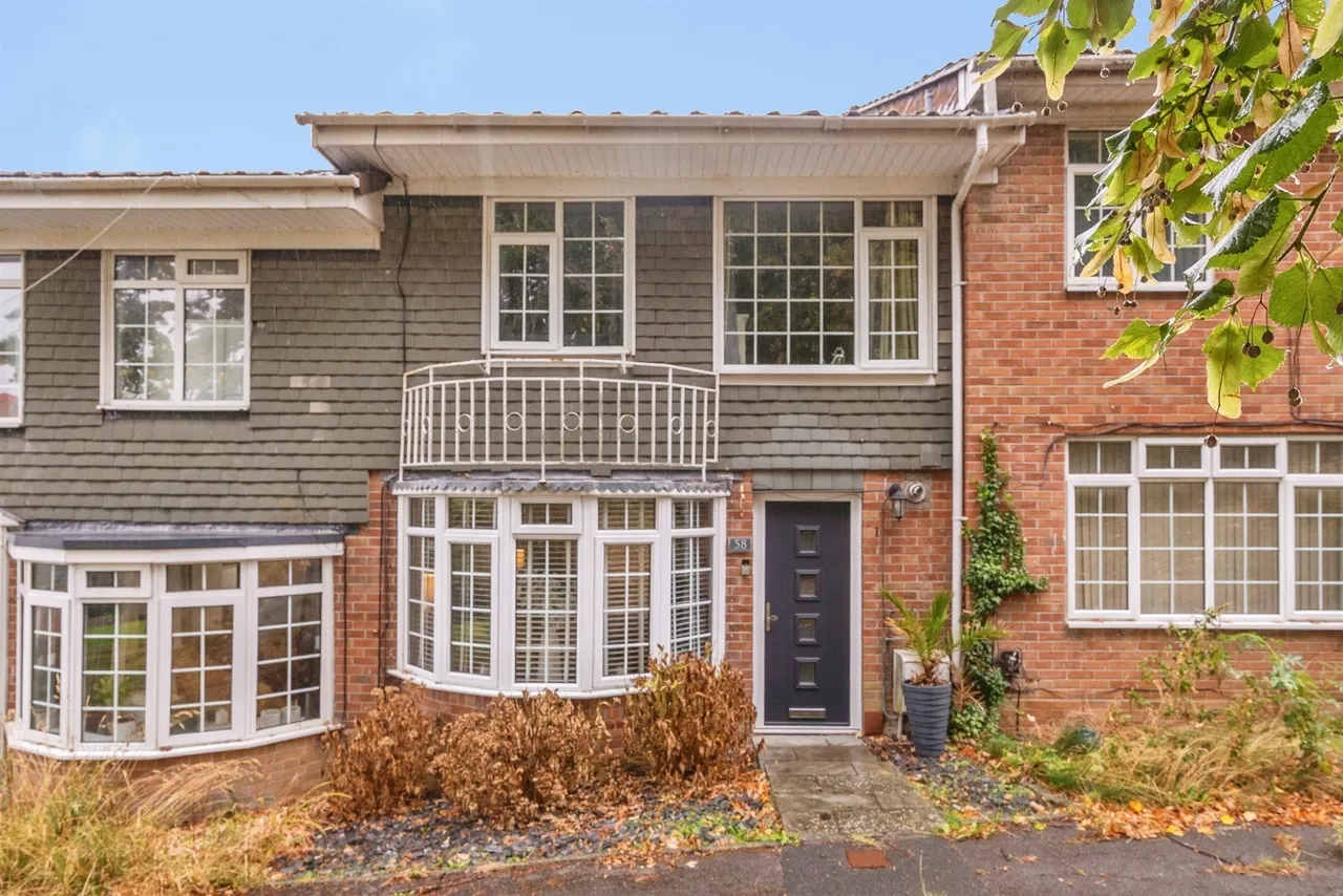 3 bed house for sale, Freshfield Gardens, Waterlooville, PO7