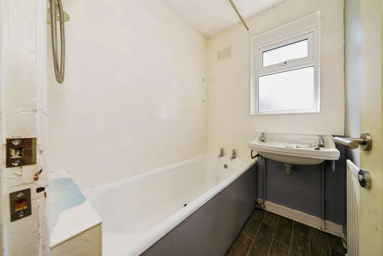 Twickenham Drive, Wirral, CH46, photo 14