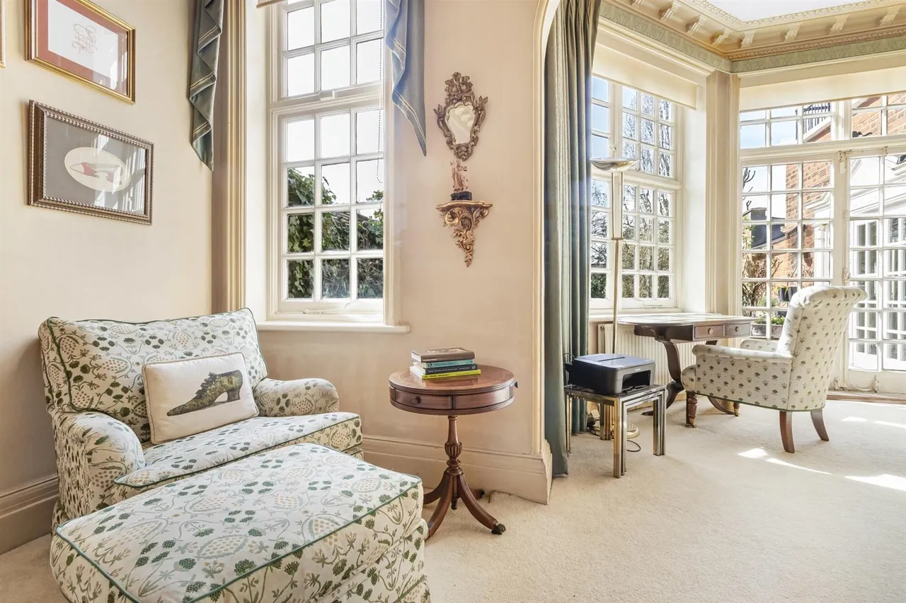 Bracknell Gardens, Hampstead, London, NW3 7EE, photo 3