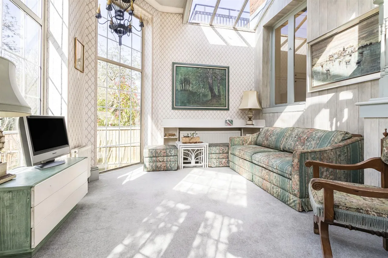 Bracknell Gardens, Hampstead, London, NW3 7EE, photo 9
