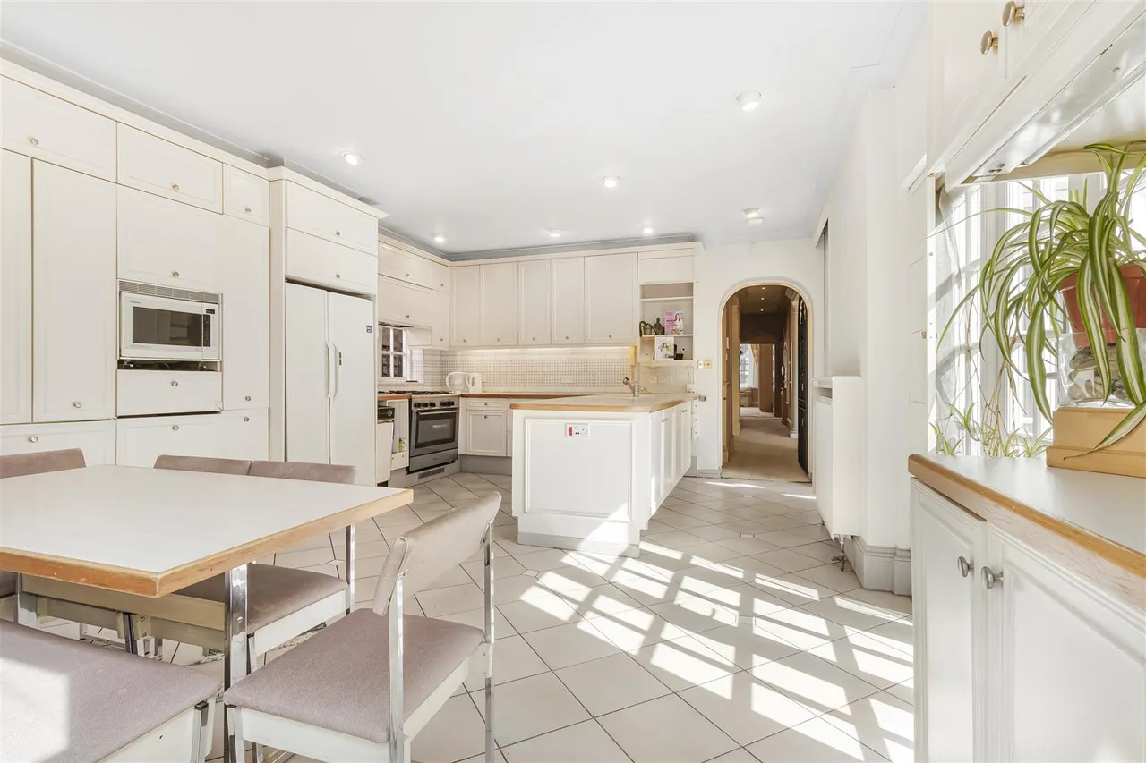 Bracknell Gardens, Hampstead, London, NW3 7EE, photo 4