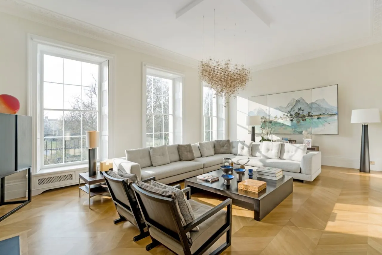 6 bed property to rent — Park Square East, Regent's Park, London, NW1 4LH