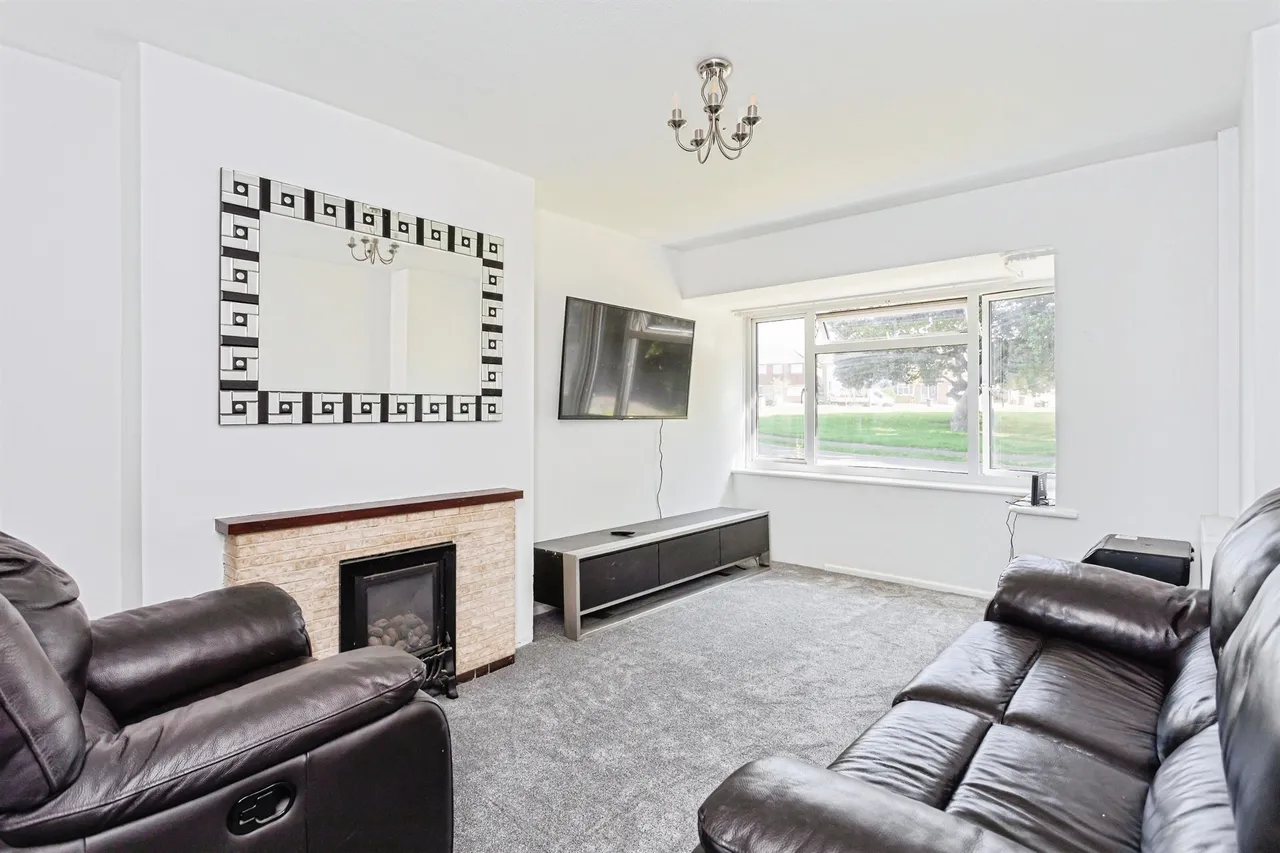 Orchard Road, Burgess Hill, photo 3